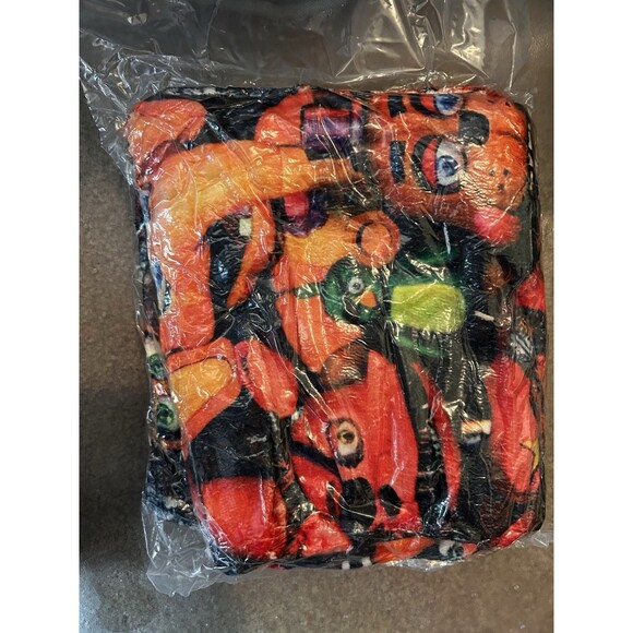 Five nights at Freddy’s Fleece Blanket aFreddy Fazbear Foxy Chica Video Game - Picture 1 of 4